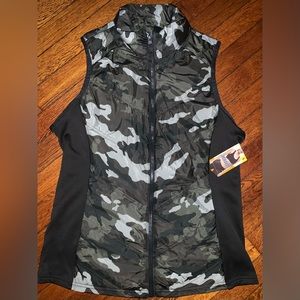 AVIA CAMOUFLAGE QUILTED VEST💚NWT